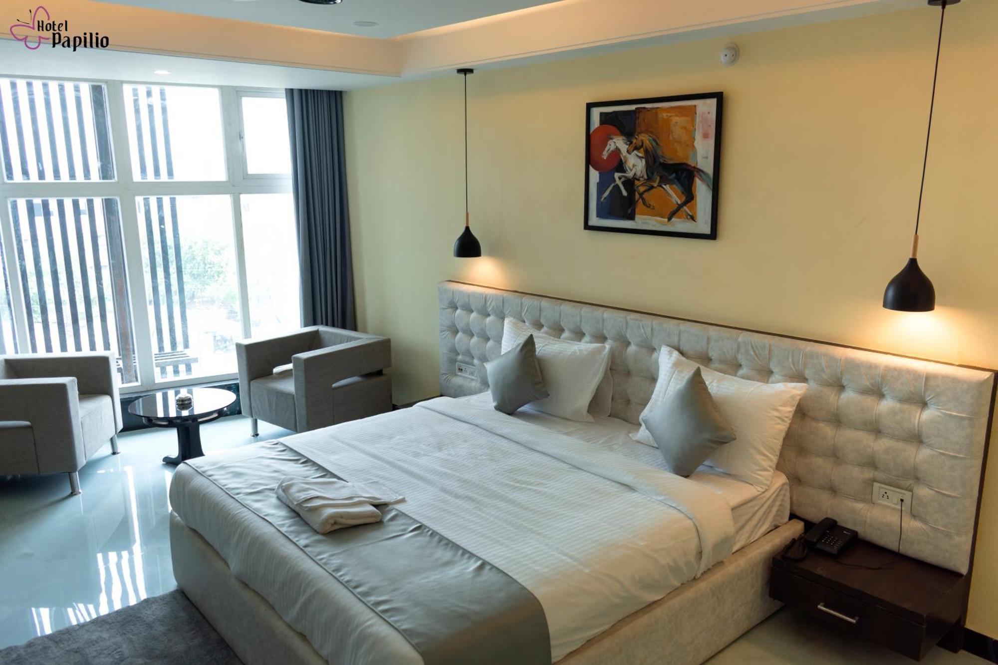 Hotel Papilio Māldah エクステリア 写真