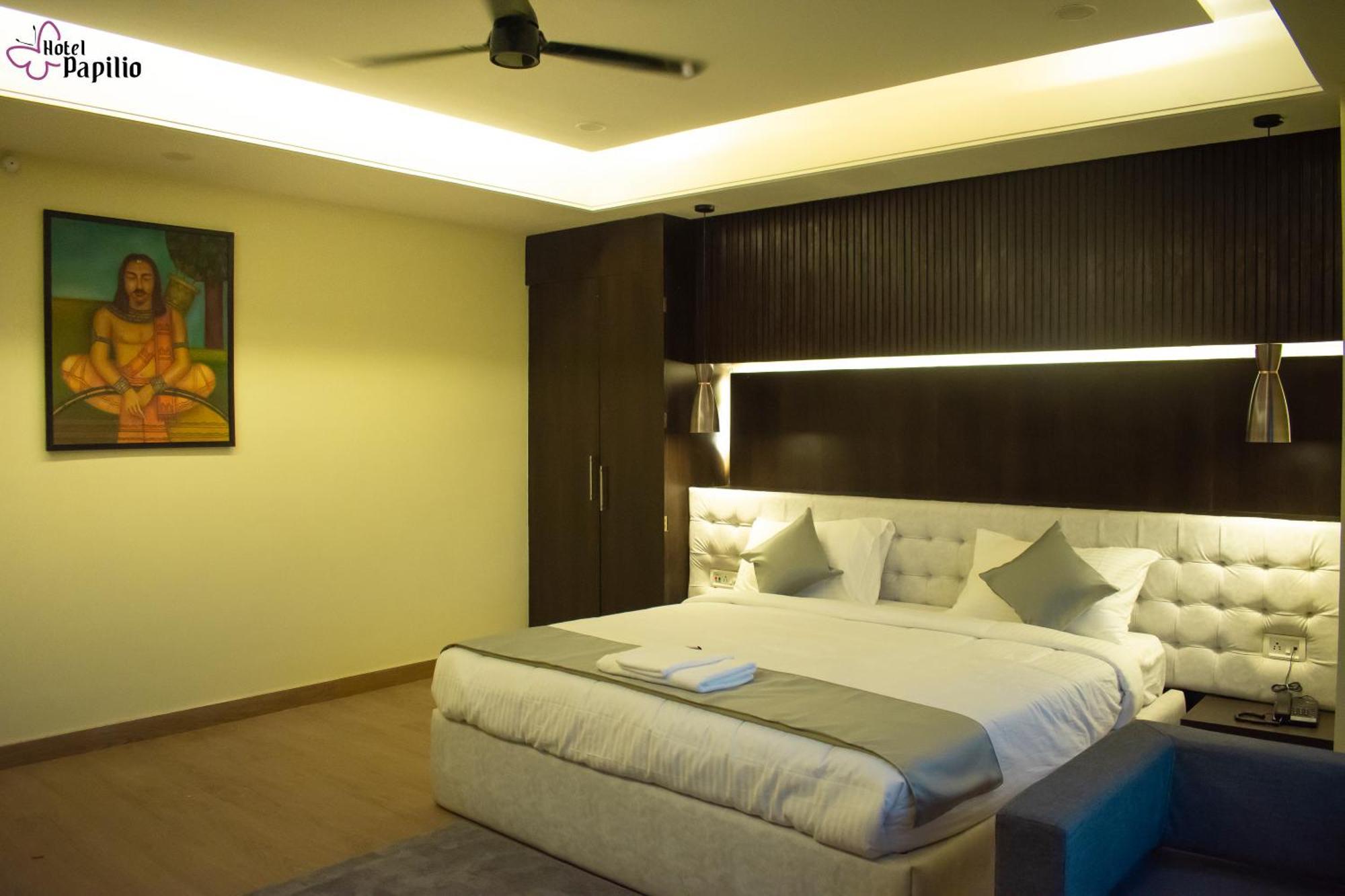 Hotel Papilio Māldah エクステリア 写真