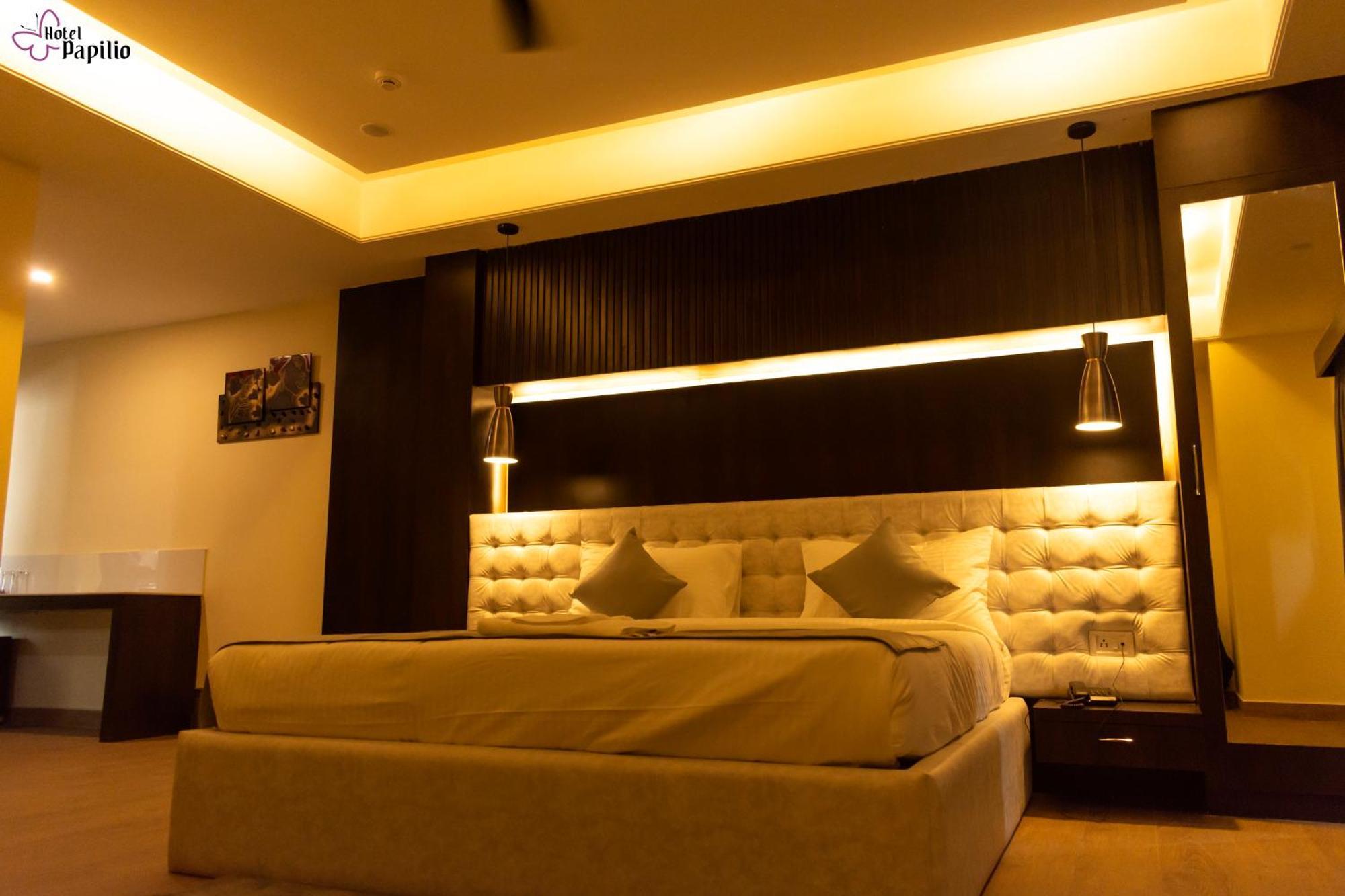 Hotel Papilio Māldah エクステリア 写真