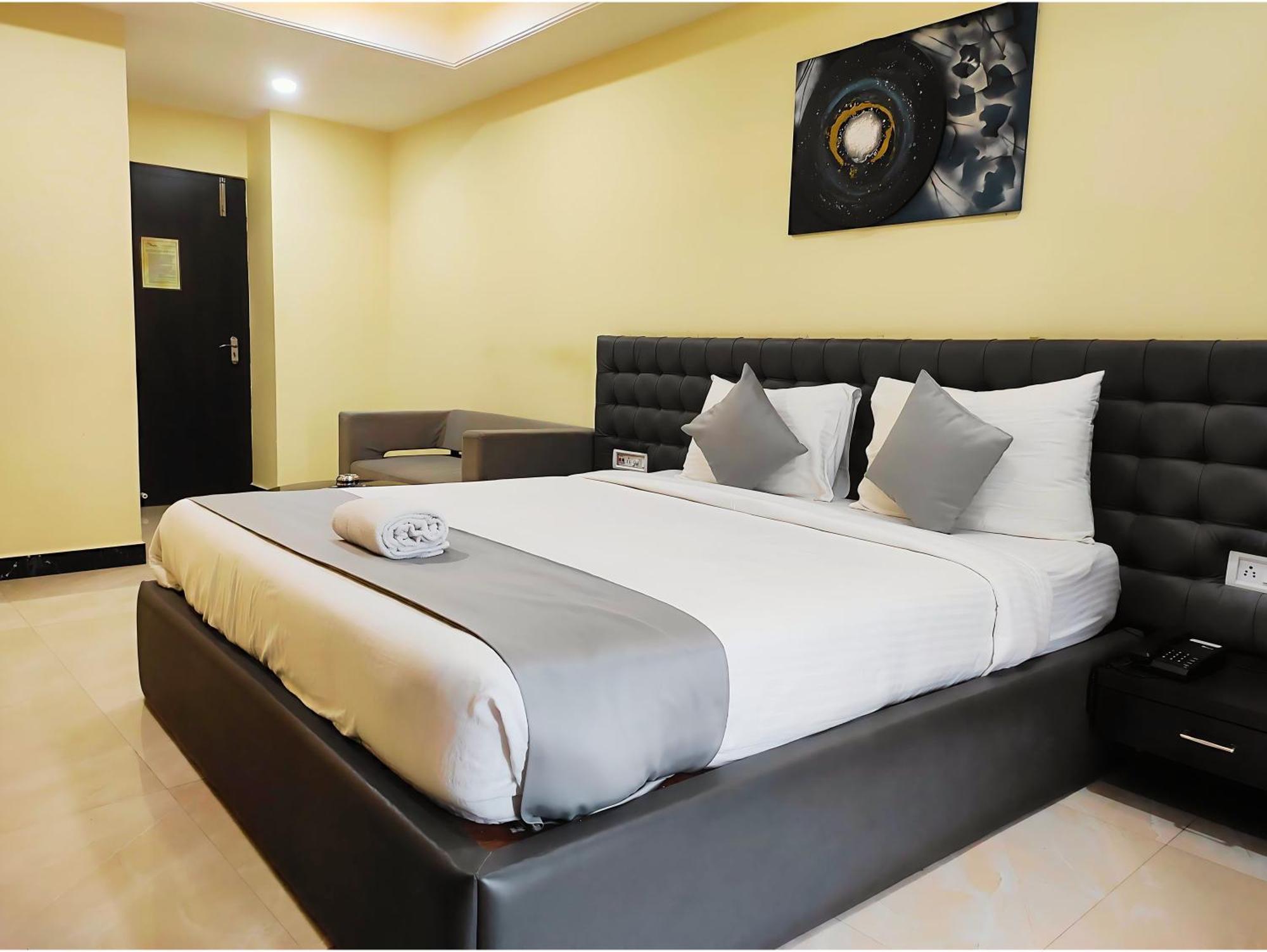 Hotel Papilio Māldah エクステリア 写真
